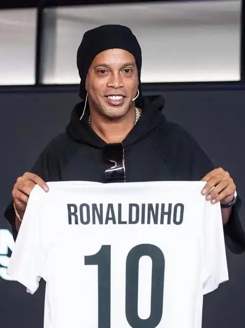 拉菲尼亞於 拉菲尼亞於